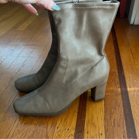 aerosoles cinnamon women's ankle boots